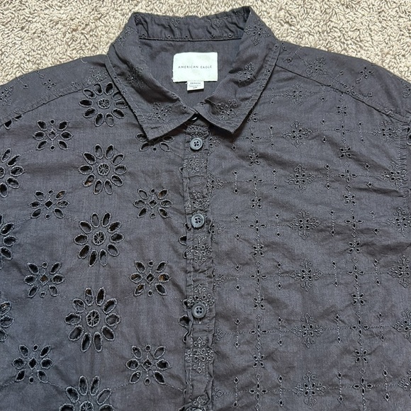 American Eagle Outfitters Women’s Eyelet Embroidered Short Sleeve Button Up Sz M - Picture 5 of 14